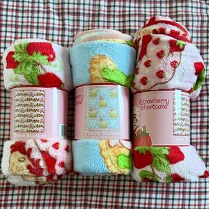 3 Throw Blanket Set - Multicolor